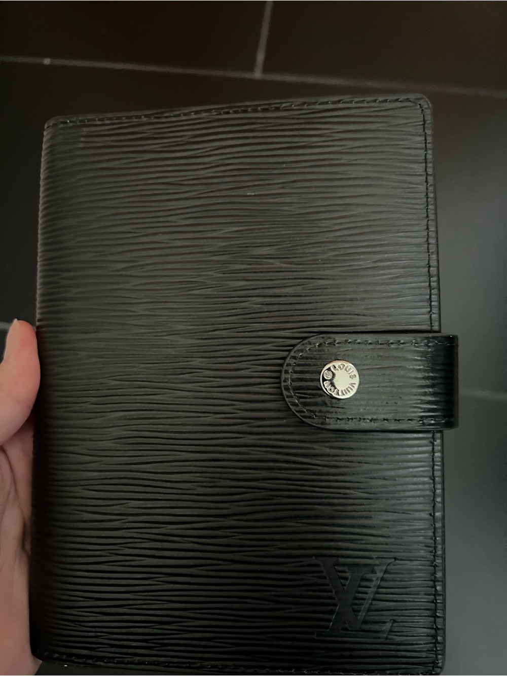 Black LV epi agenda cover - Picture 2 of 5